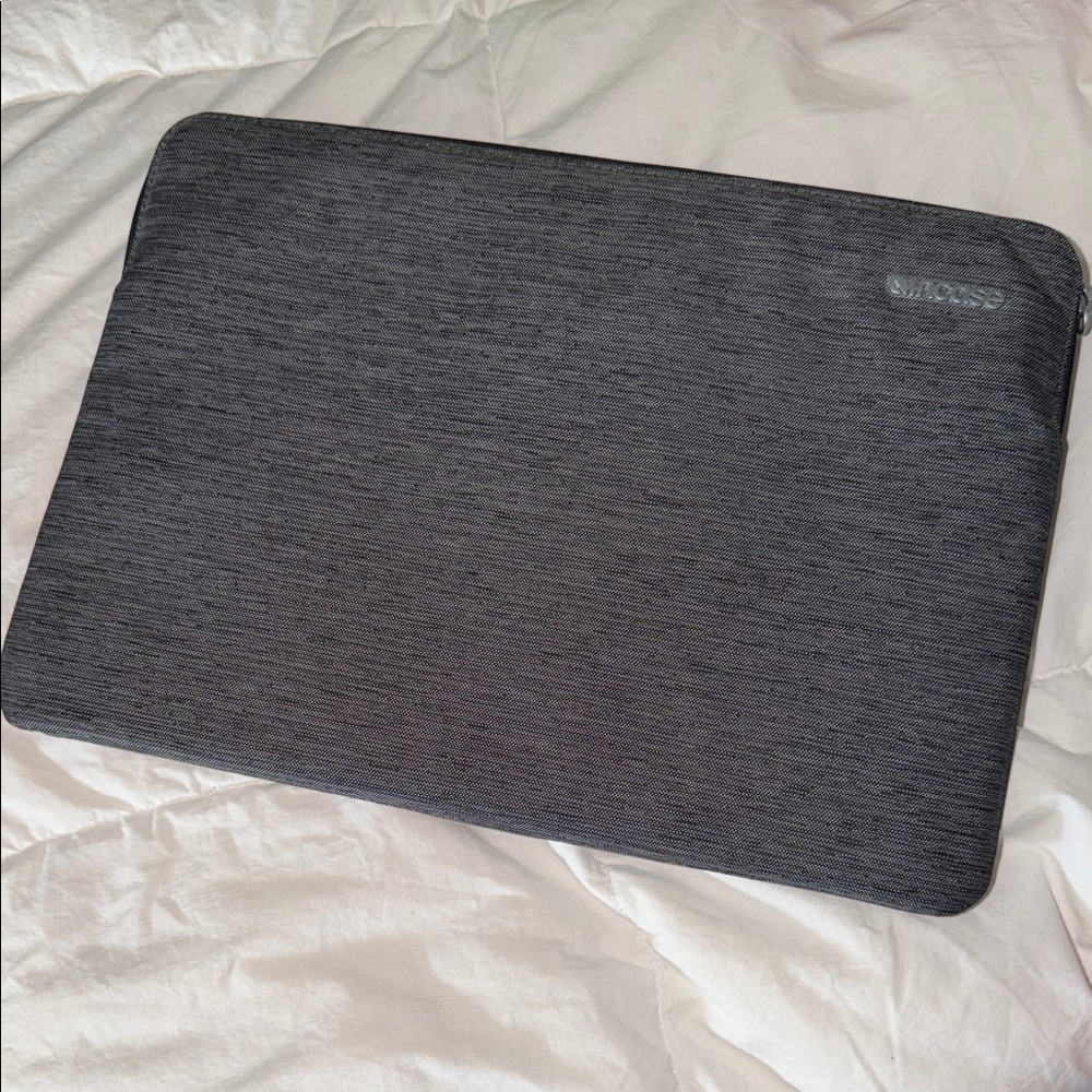 Incase Gray Laptop Sleeve‎